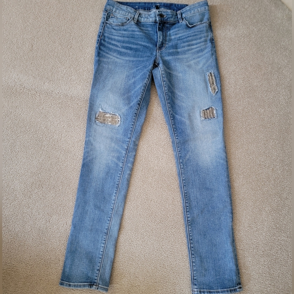White House Black Market Slim Classic Rise Distressed  Embroidery Jeans Size 6